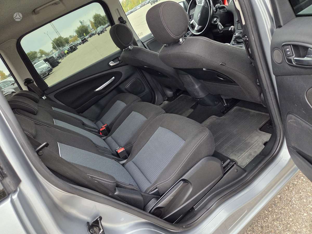 Ford Galaxy 2013 — фото 15