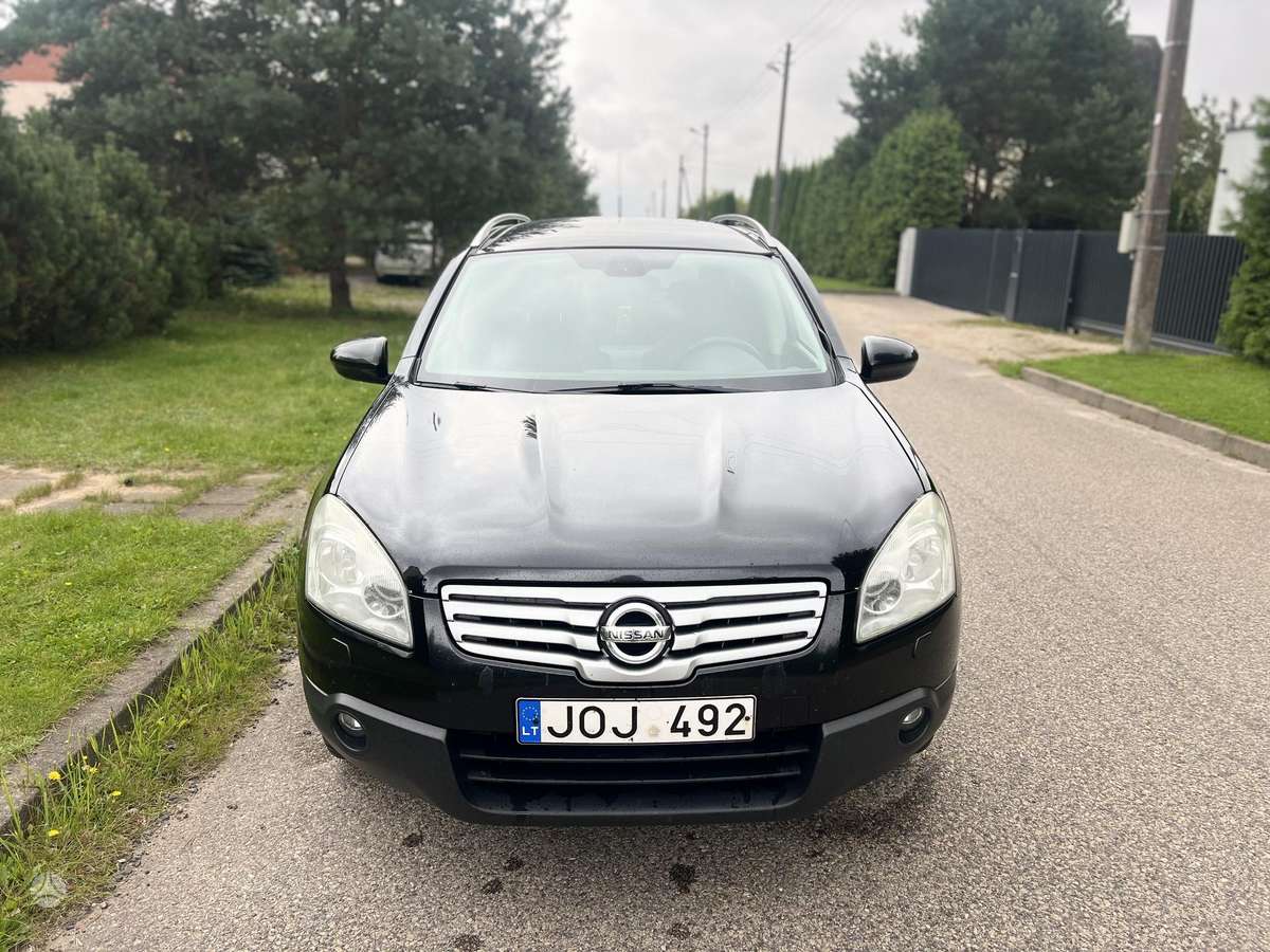 Nissan Qashqai+2 2009 — rear view