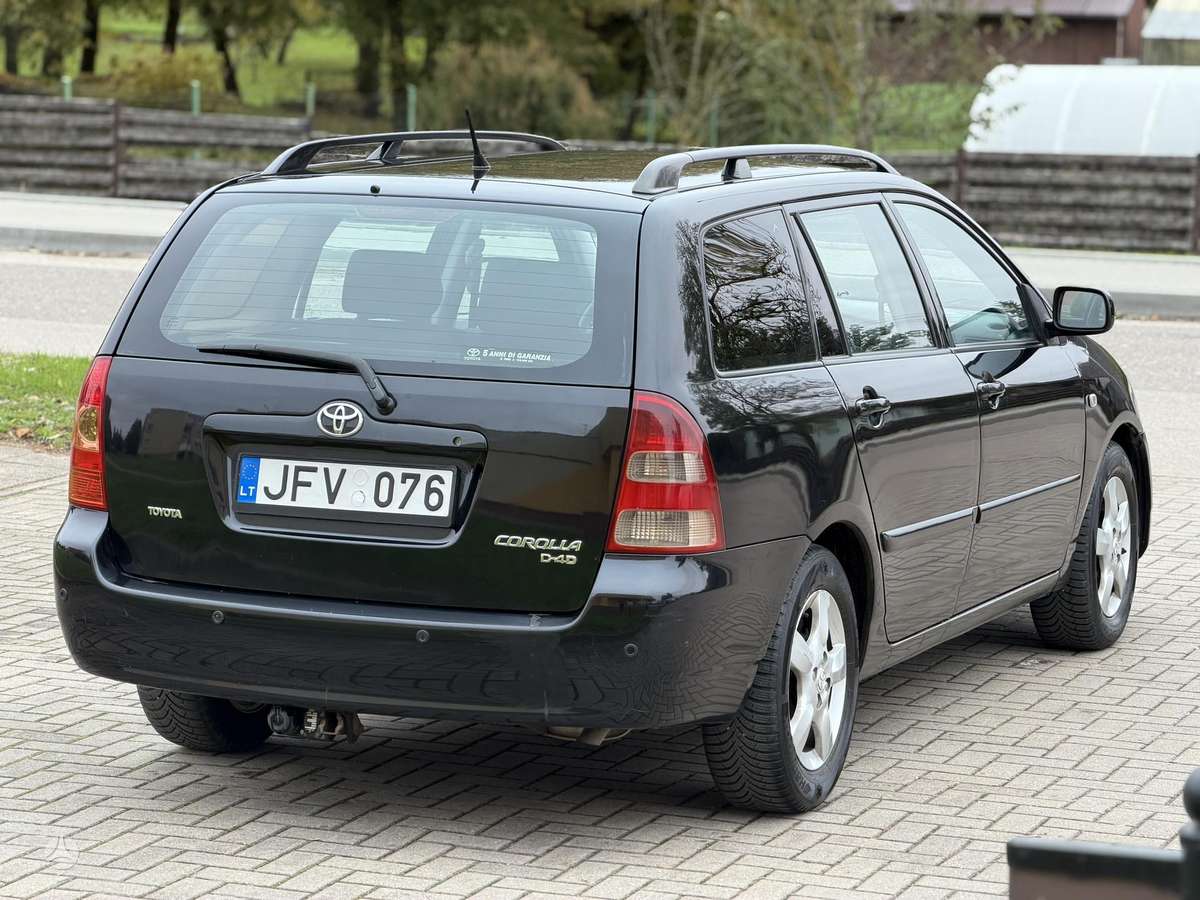 Toyota Corolla 2005 — салон