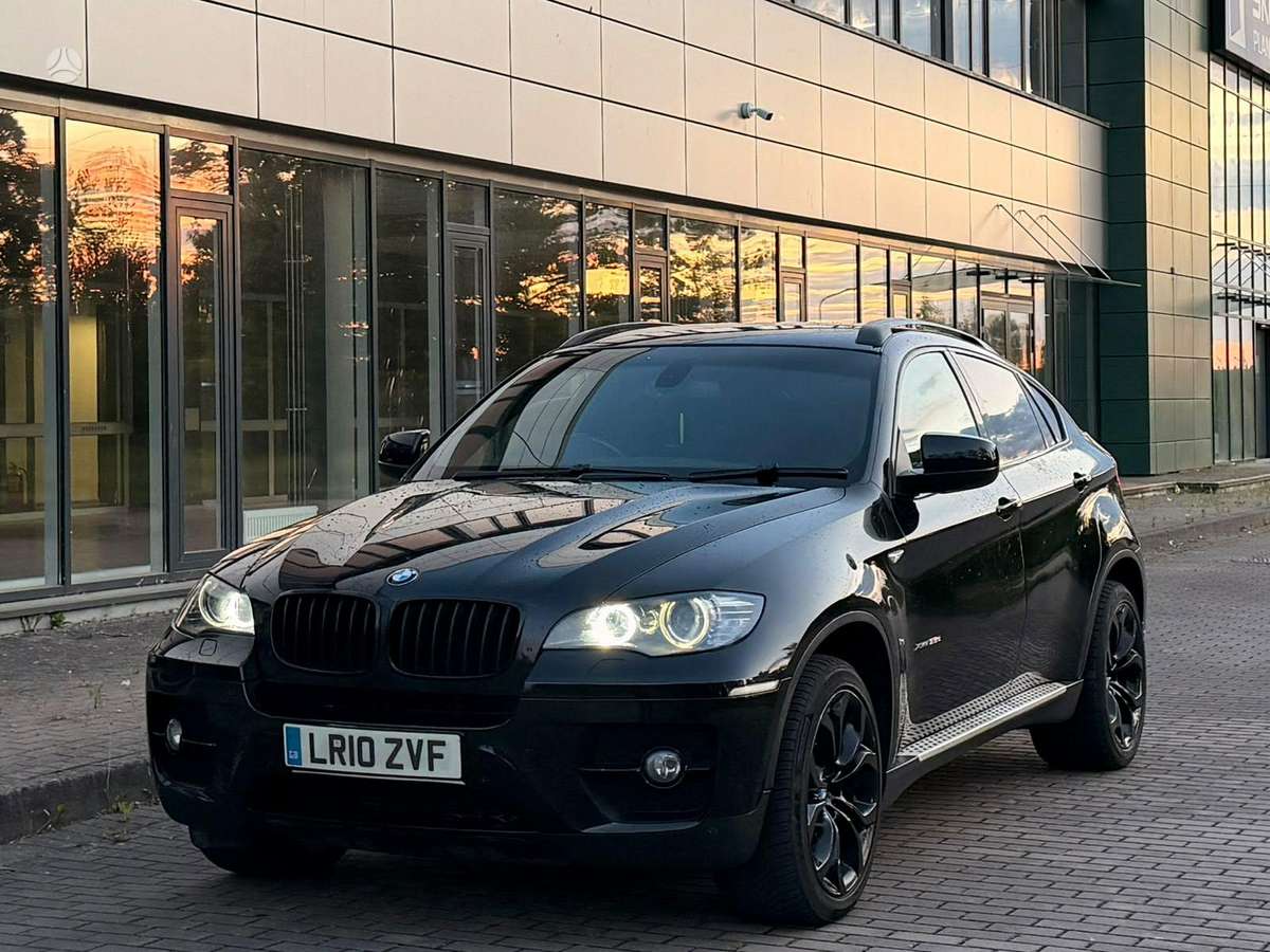 BMW X6 2010 — rear view