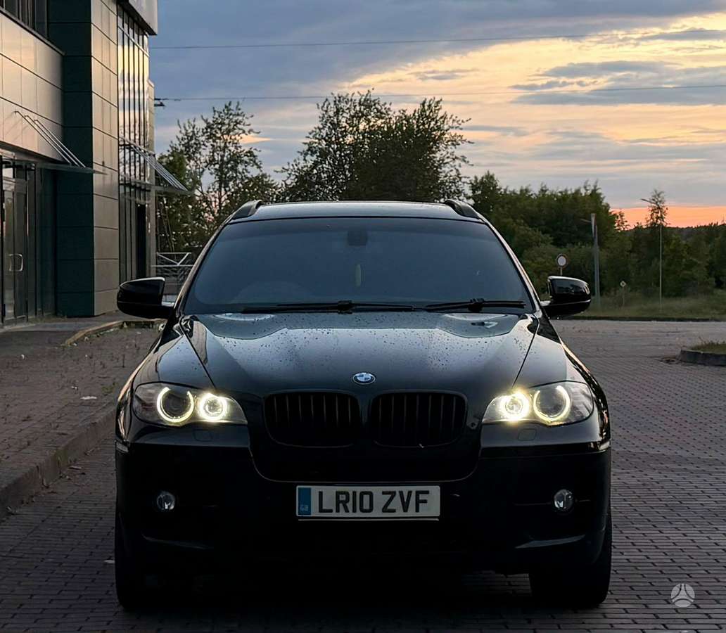 BMW X6 2010 — interior