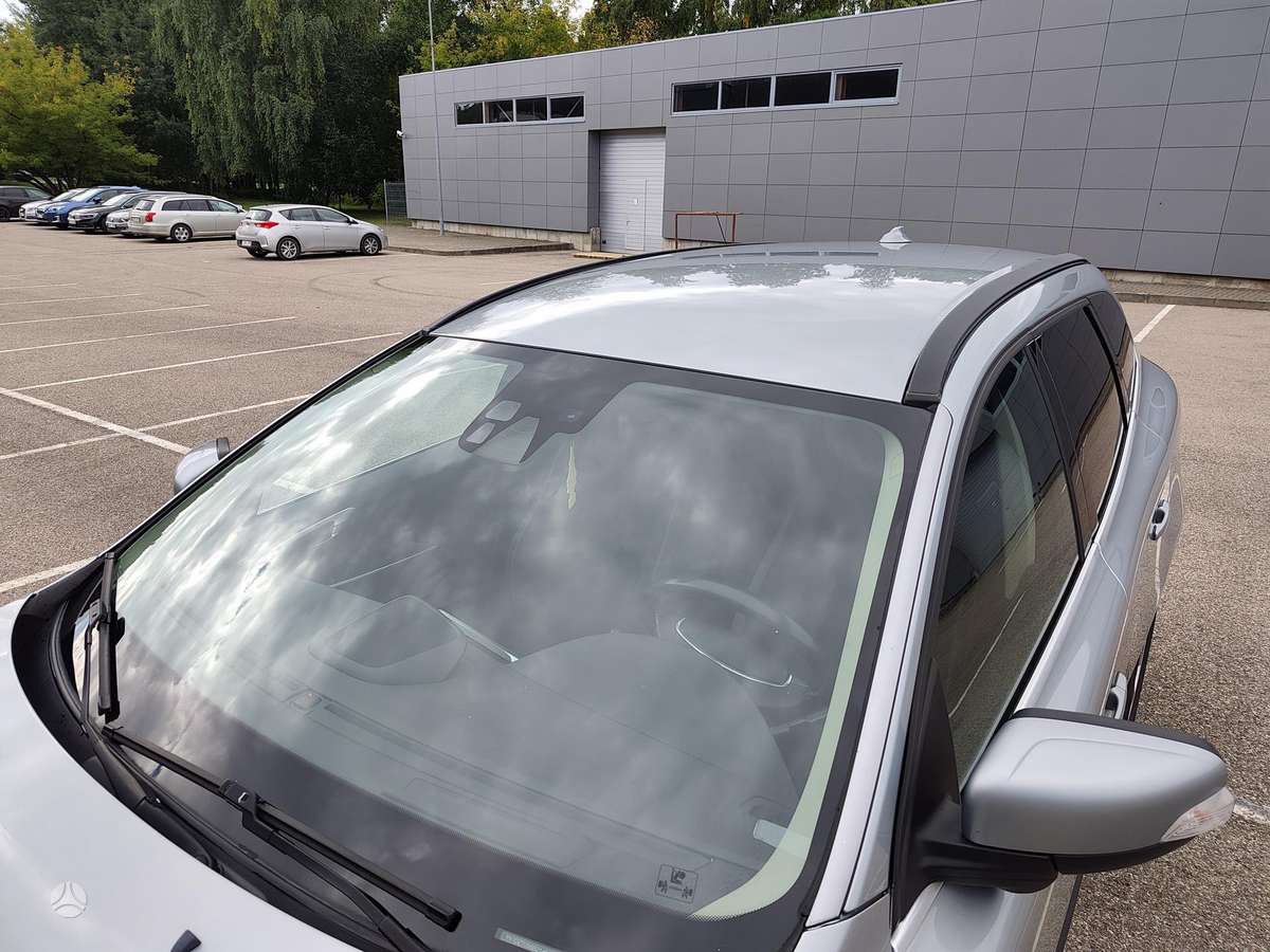 Volvo XC60 2010 — двигун 2400 cm³, 205 HP (151kW)