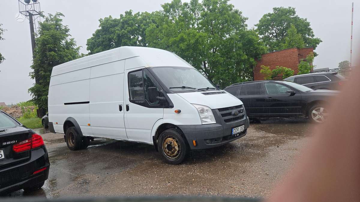 Ford Transit 2009 — interior