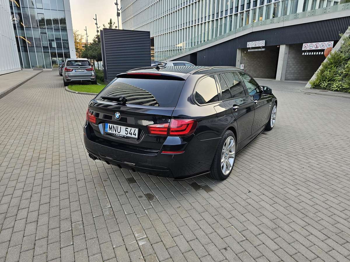 BMW 530 2011 — engine 2993 cm³, 258 HP (190kW)