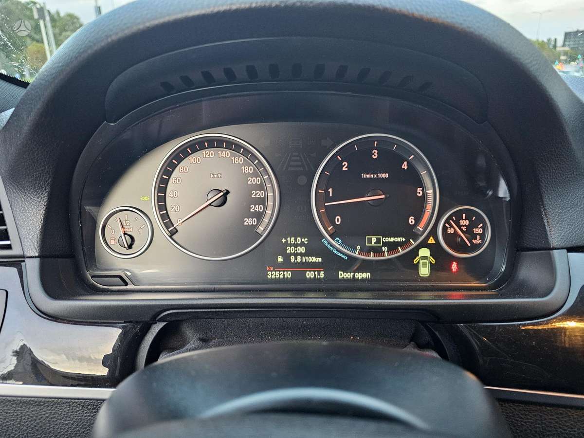 BMW 530 2011 — photo 8