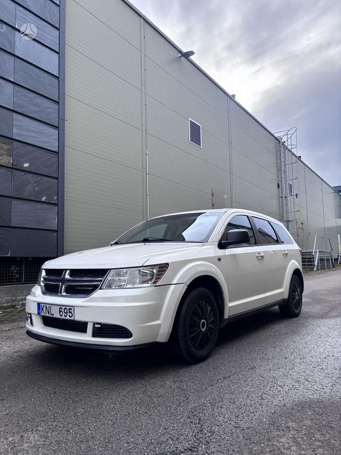 Dodge Journey 2012 — rear view