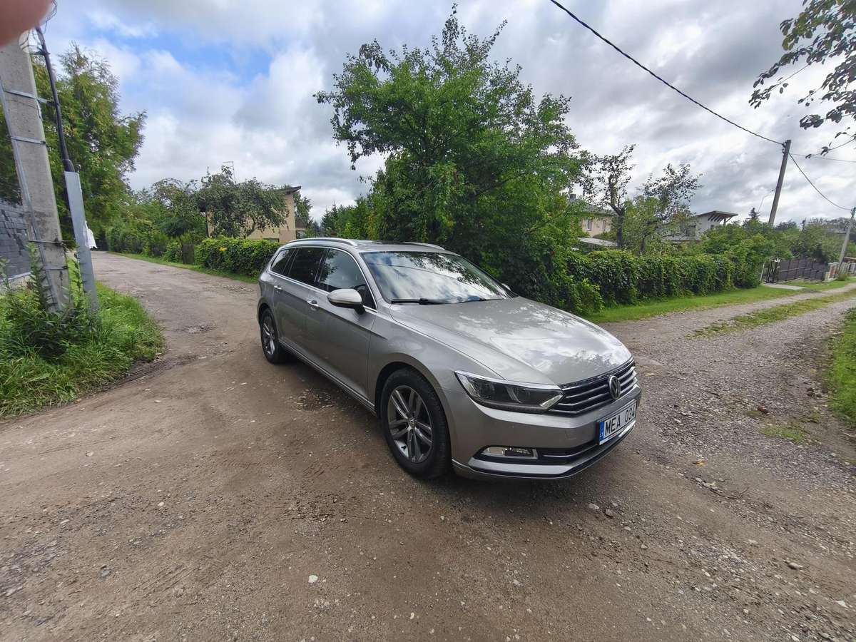 Volkswagen Passat 2015 — interior