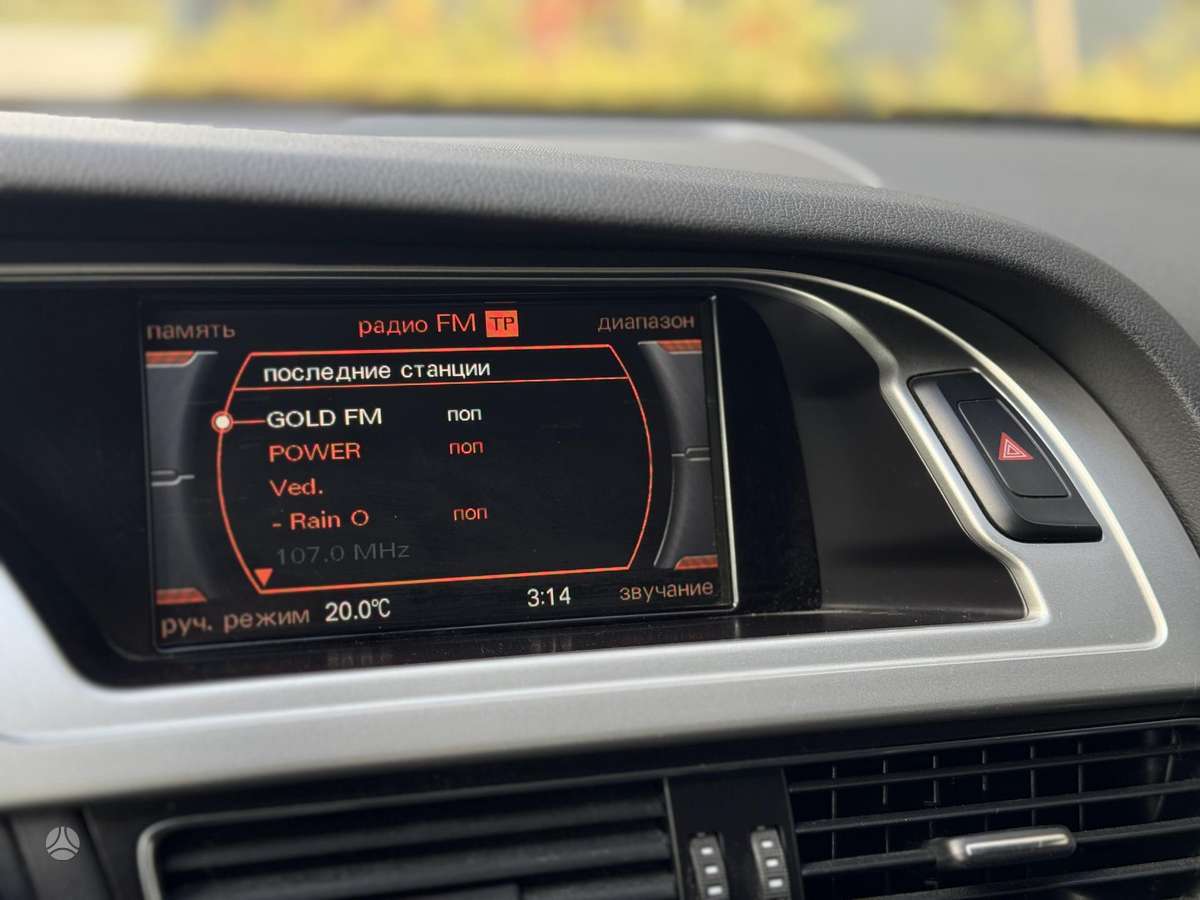 Audi A4 2009 — photo 10