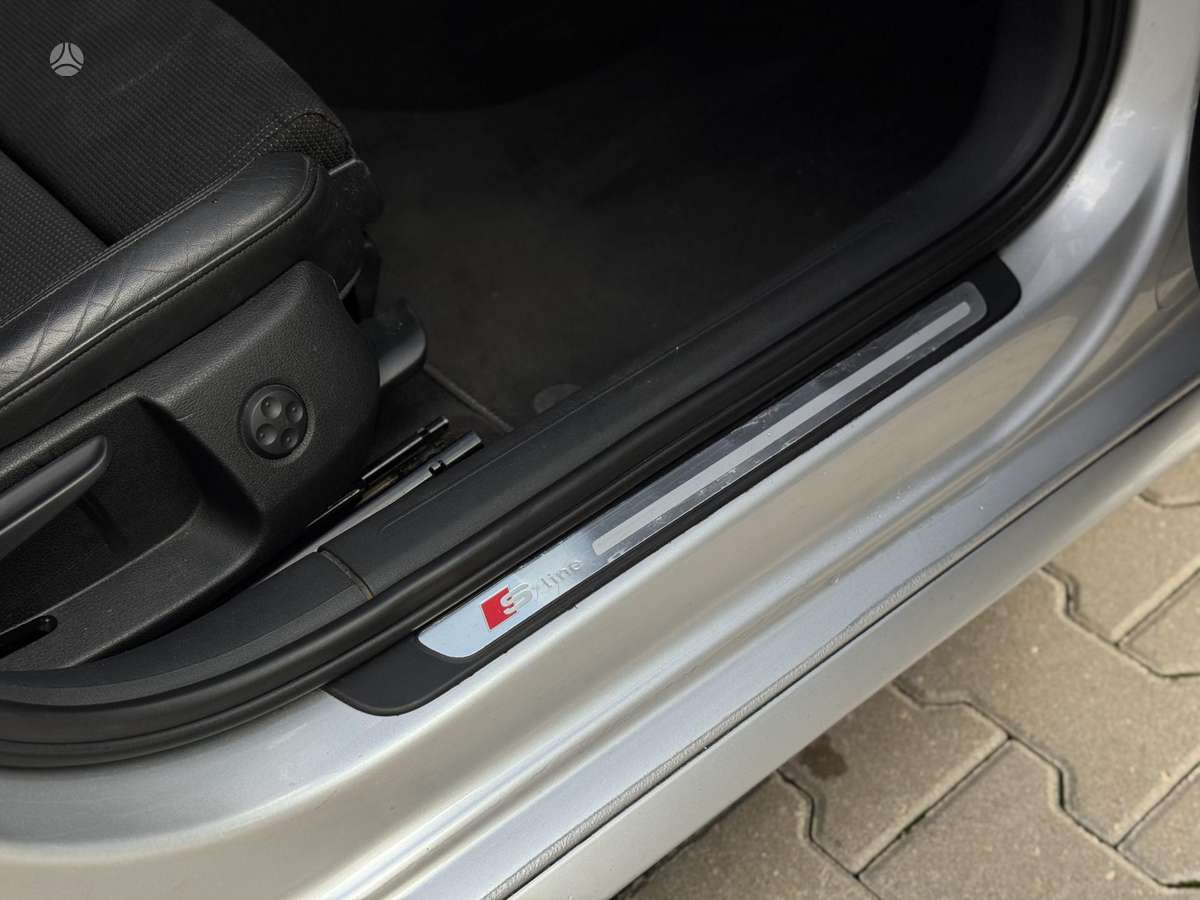Audi A4 2009 — photo 12