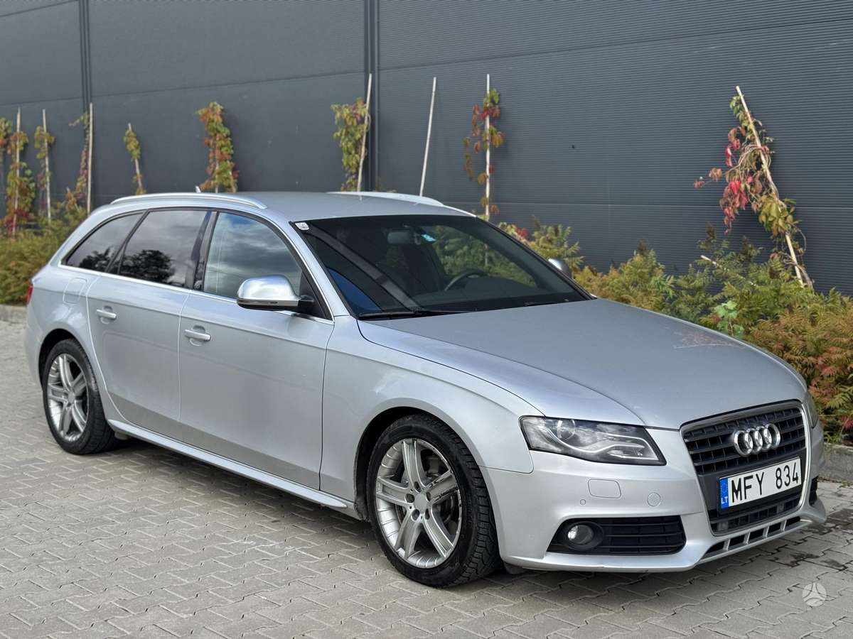 Audi A4 2009 — rear view