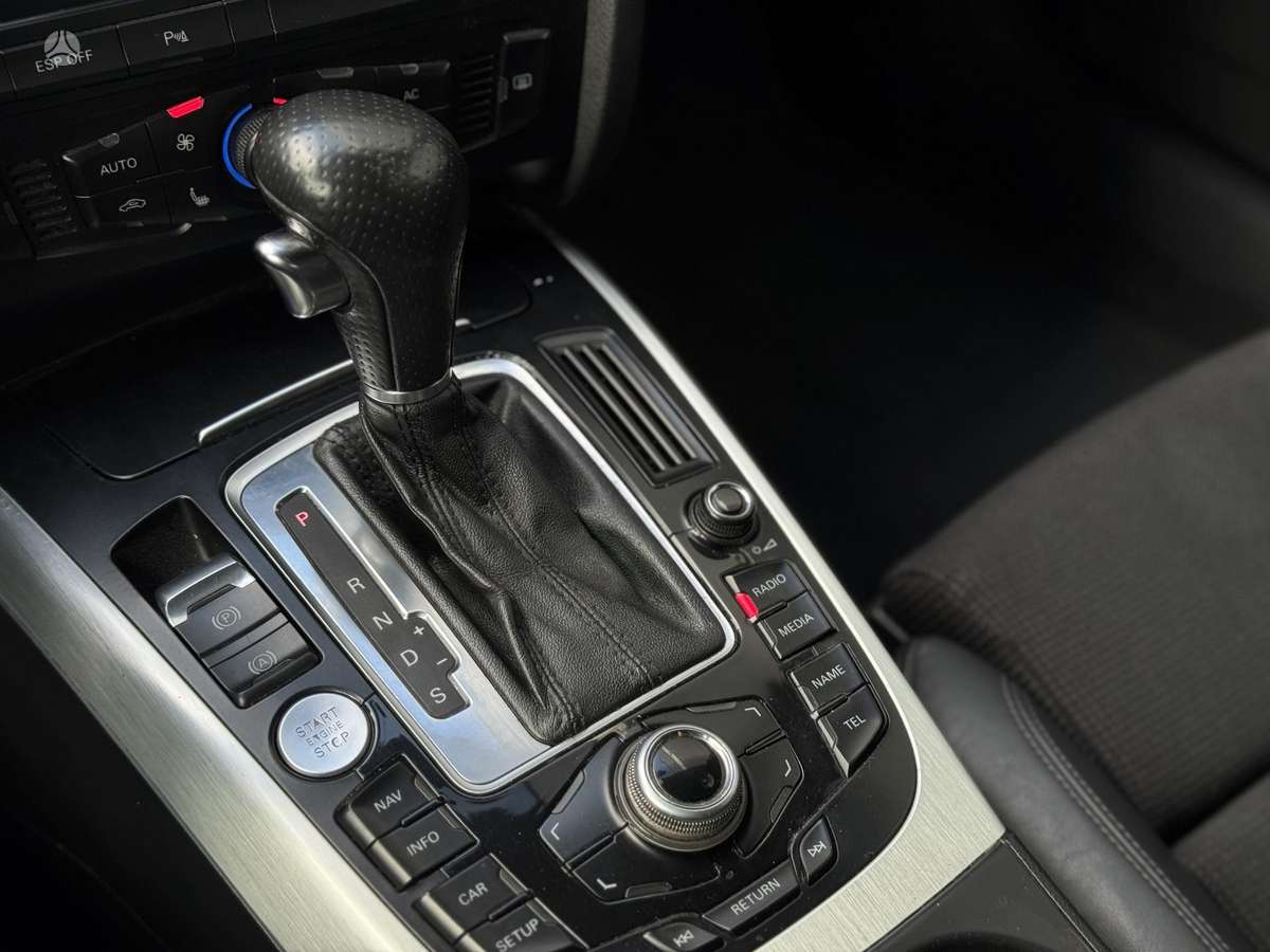 Audi A4 2009 — photo 9