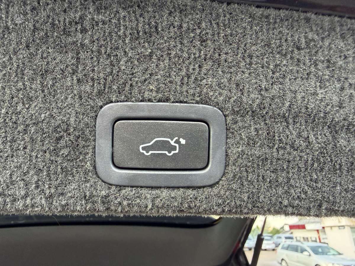 Volvo XC60 2009 — фото 27