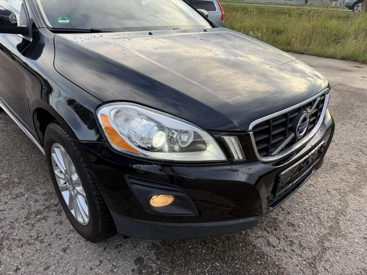Volvo XC60 2009 — двигун 2400 cm³, 205 HP (151kW)