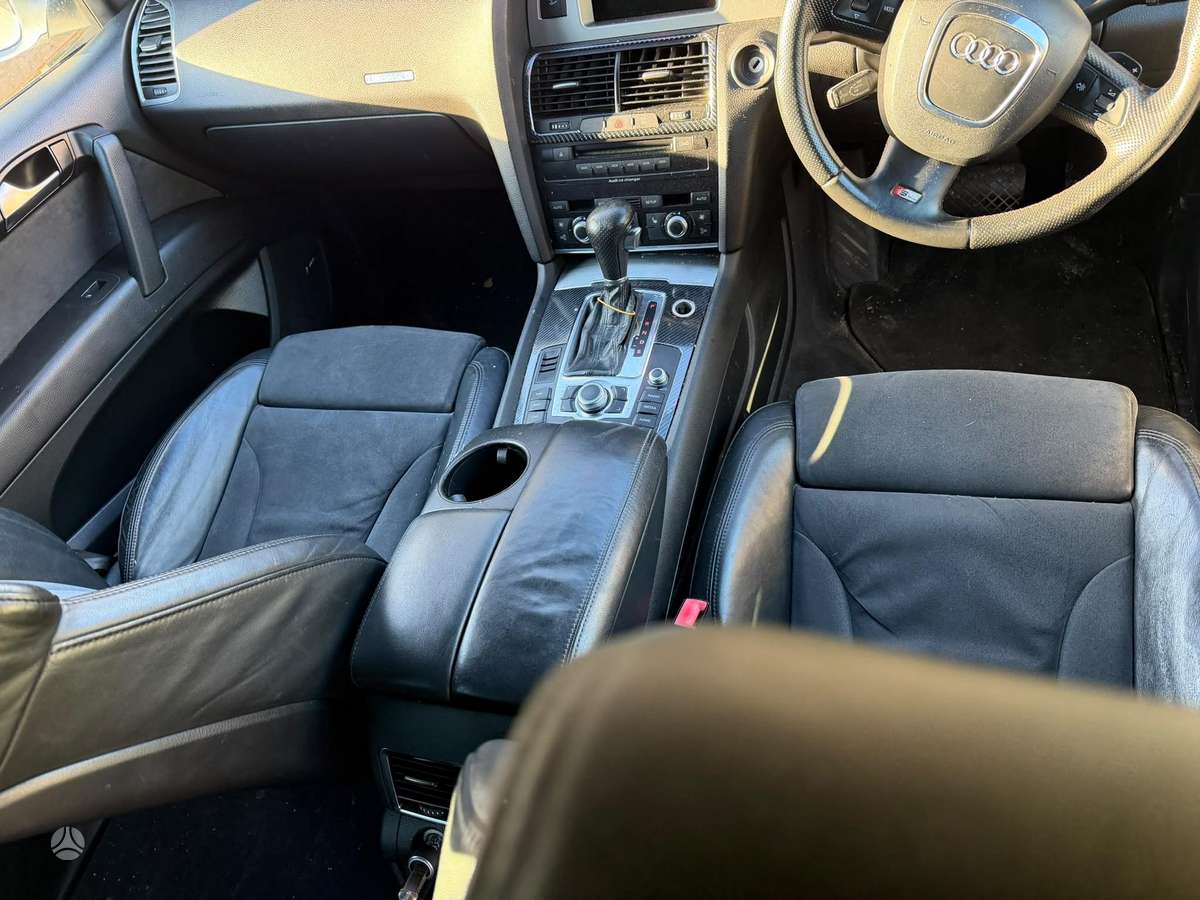 Audi Q7 2008 — photo 9