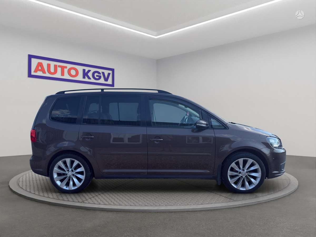 Volkswagen Touran 2011 — photo 6
