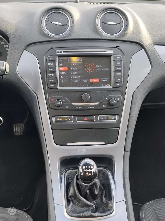 Ford Mondeo 2014 — photo 10