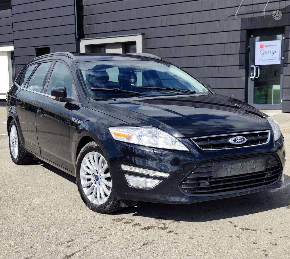 Ford Mondeo 2014 — interior
