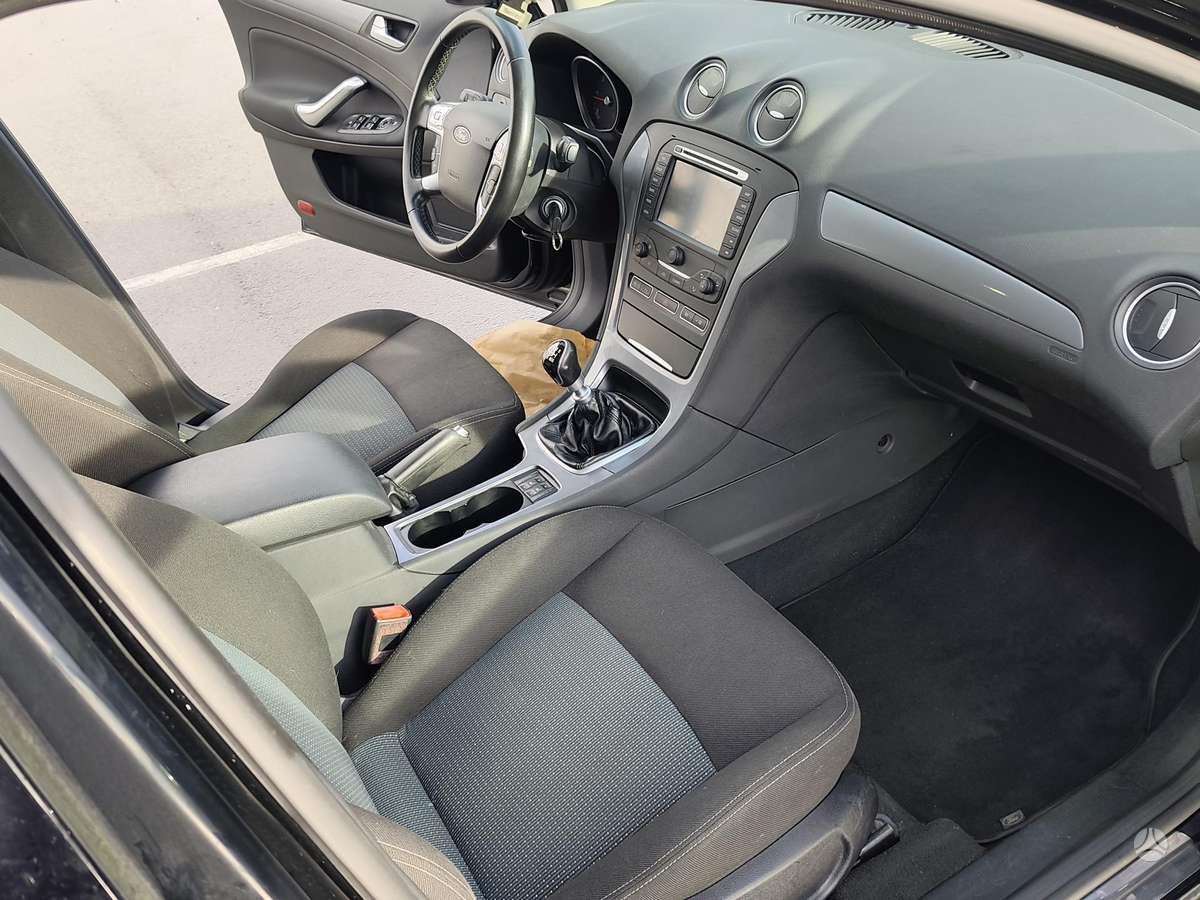 Ford Mondeo 2014 — photo 8