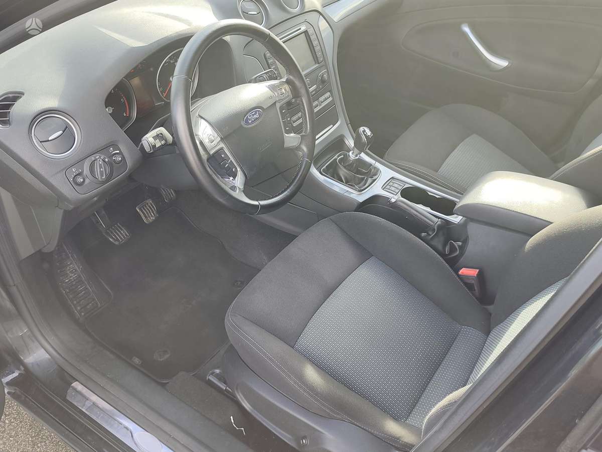 Ford Mondeo 2014 — photo 9