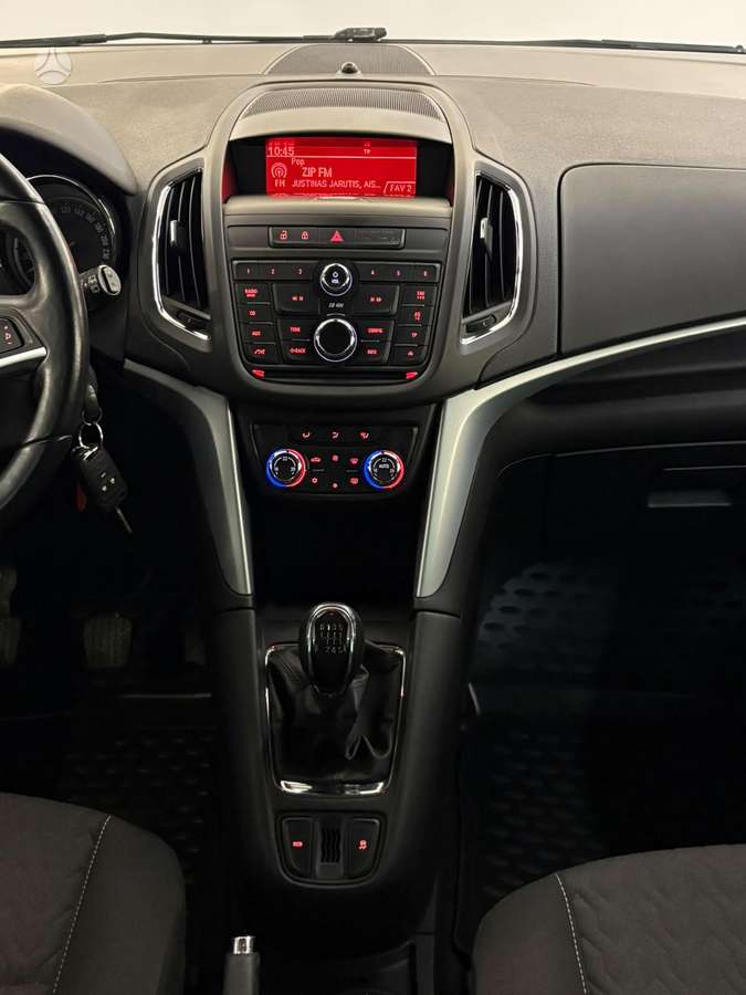 Opel Zafira 2013 — photo 17