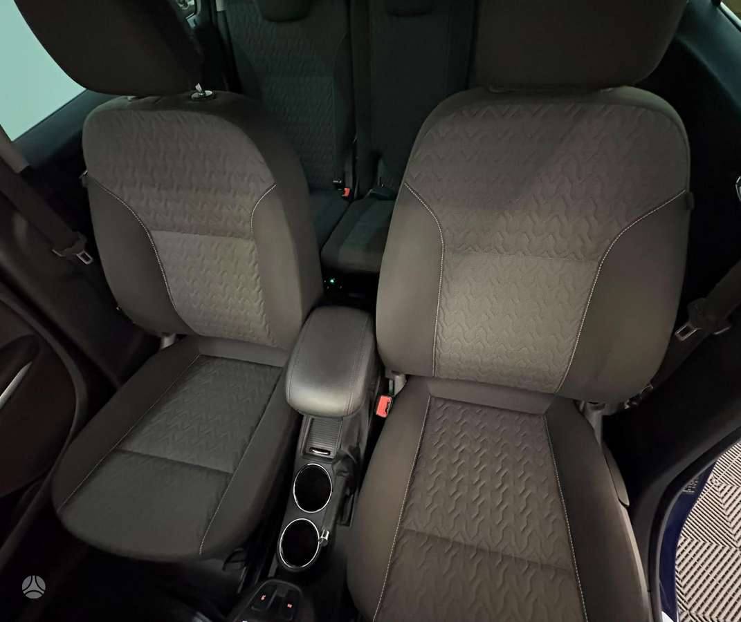 Opel Zafira 2013 — photo 22
