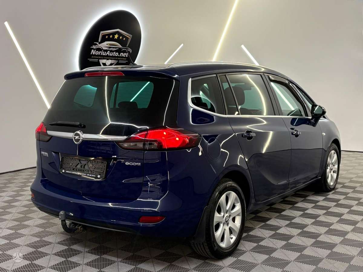 Opel Zafira 2013 — photo 26