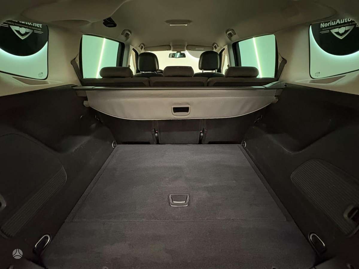 Opel Zafira 2013 — photo 8