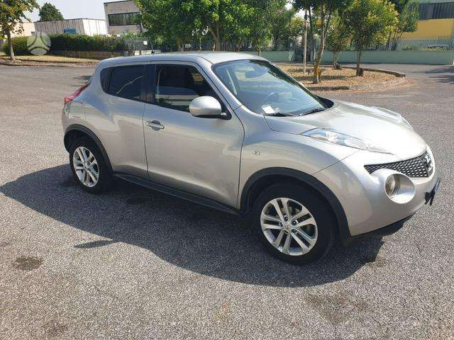 Nissan Juke 2012 — interior