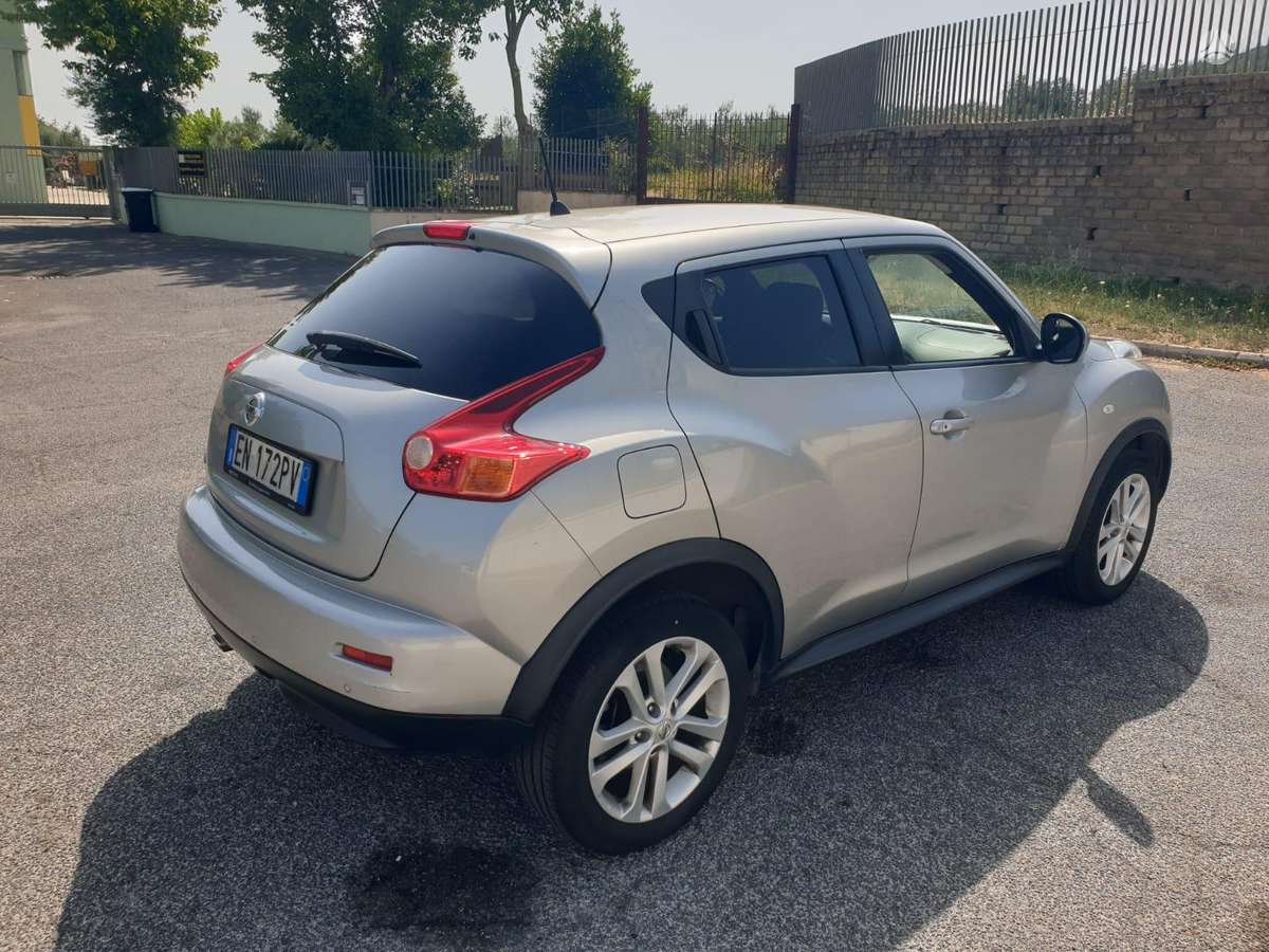 Nissan Juke 2012 — engine 1598 cm³, 117 HP (86kW)