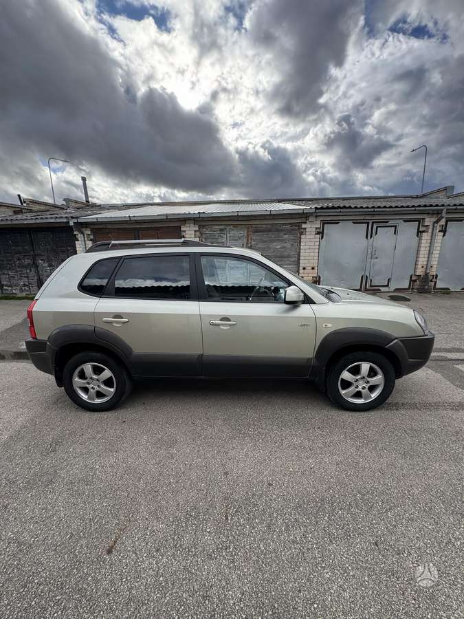 Hyundai Tucson 2006 — engine 2700 cm³, 175 HP (129kW)