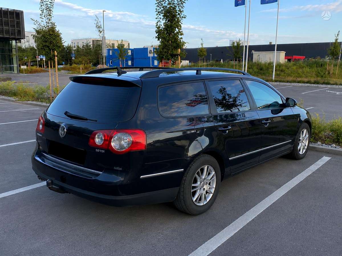 Volkswagen Passat 2007 — rear view