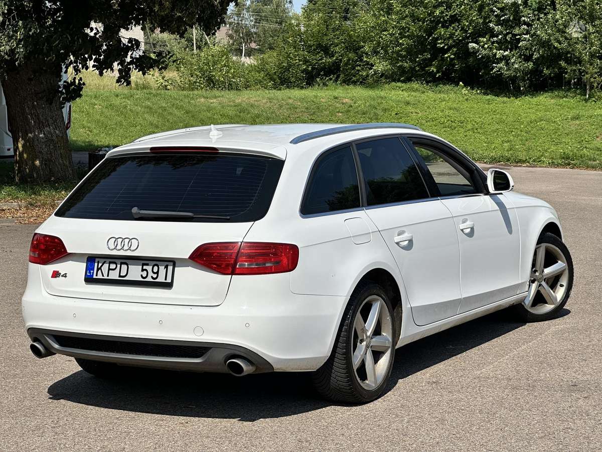 Audi A4 2008 — photo 8