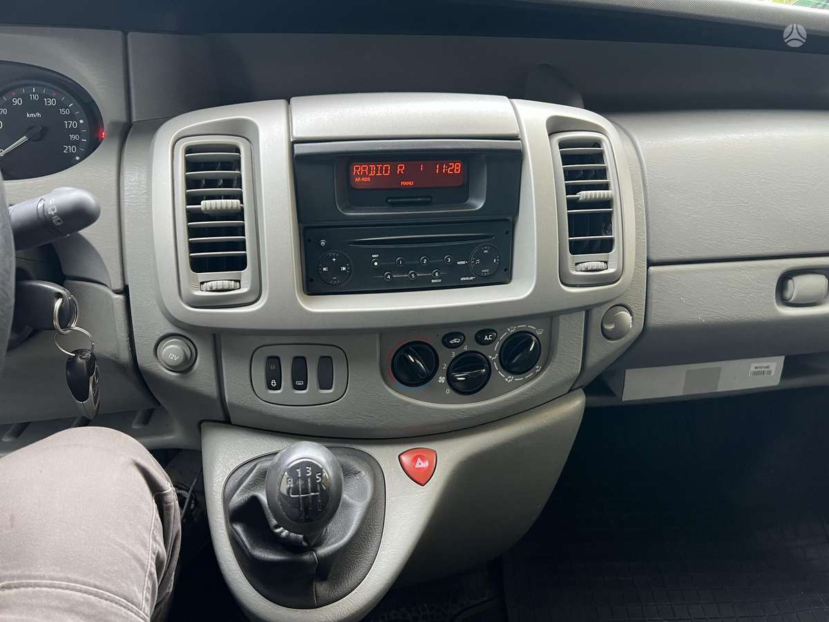 Renault Trafic 2008 — фото 13