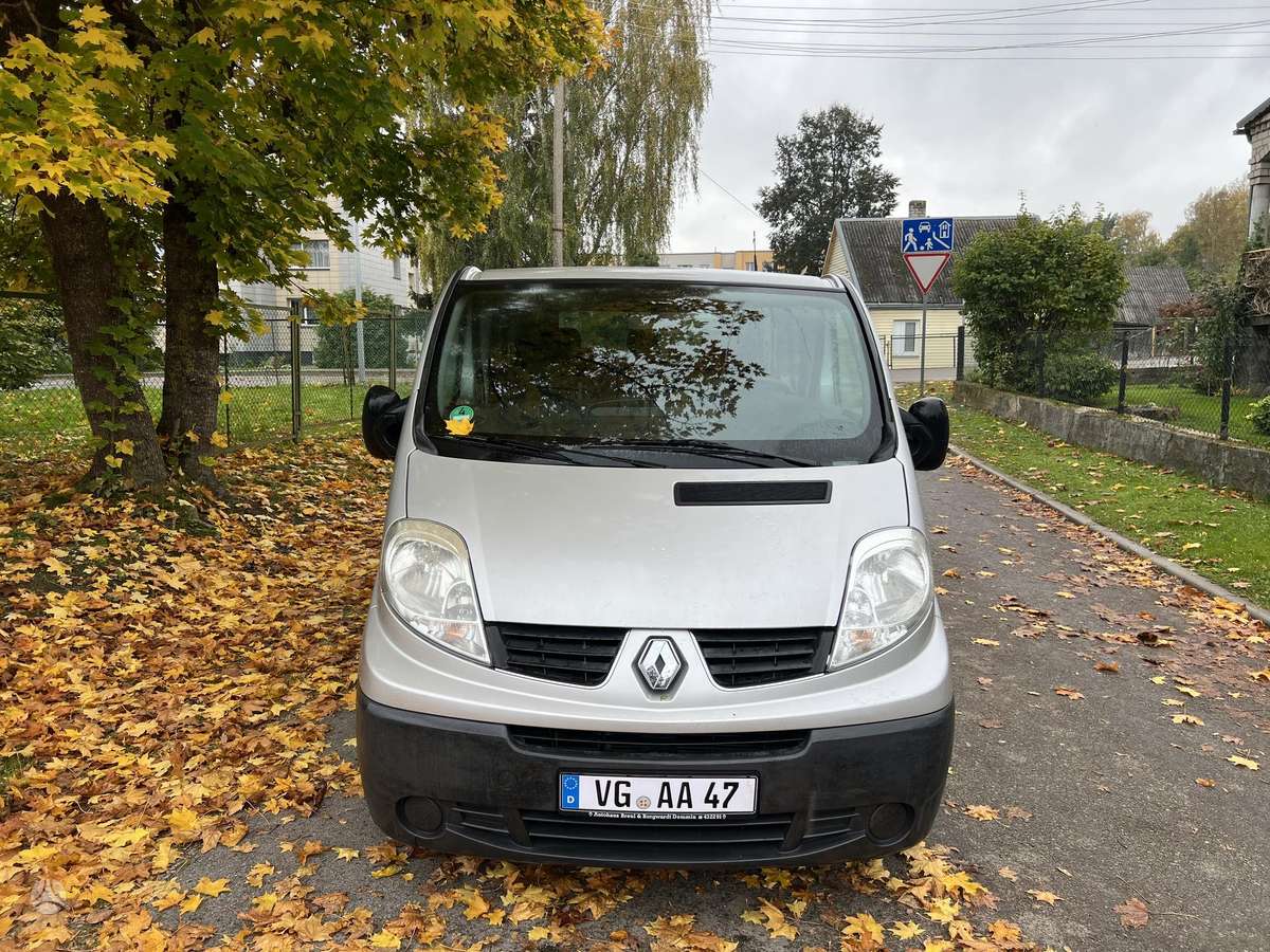 Renault Trafic 2008 — салон