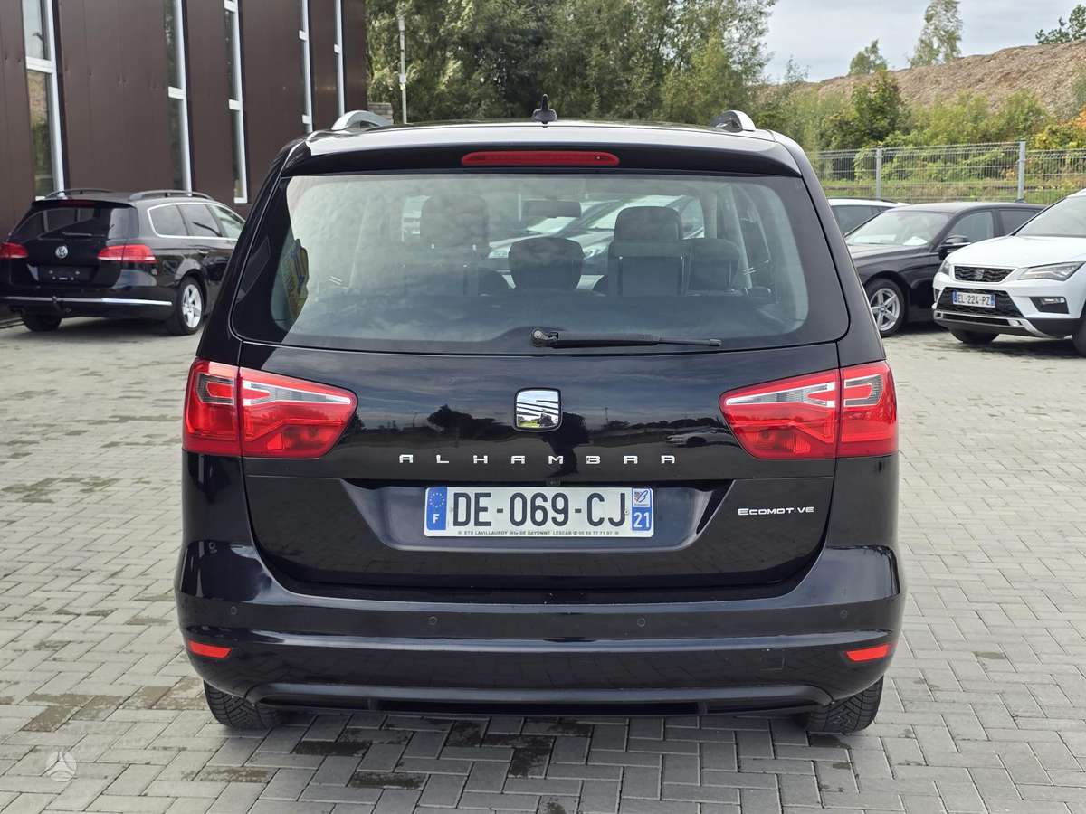 Seat Alhambra 2014 — photo 8