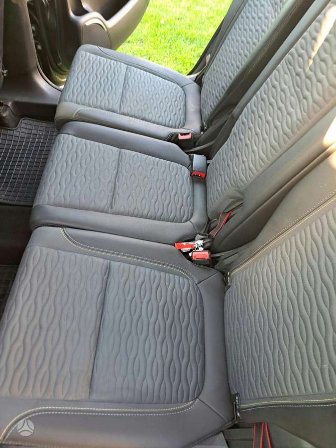 Opel Zafira 2012 — photo 10