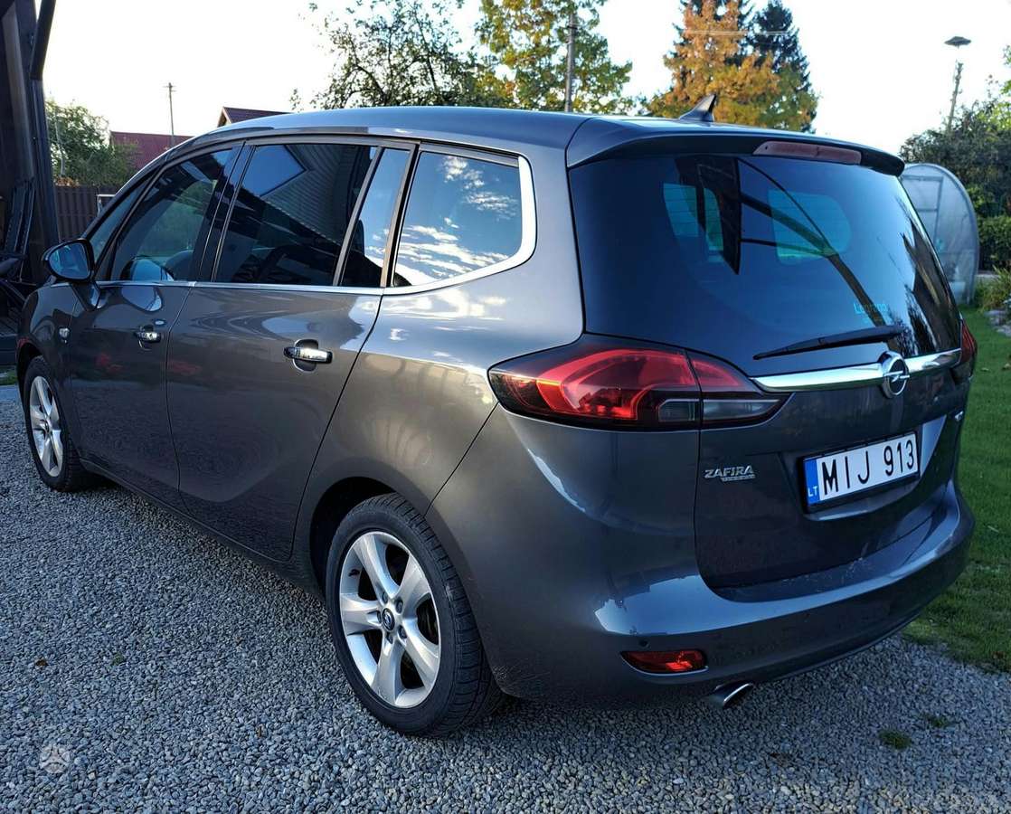 Opel Zafira 2012 — photo 5