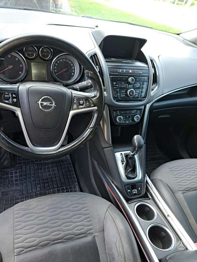 Opel Zafira 2012 — photo 8