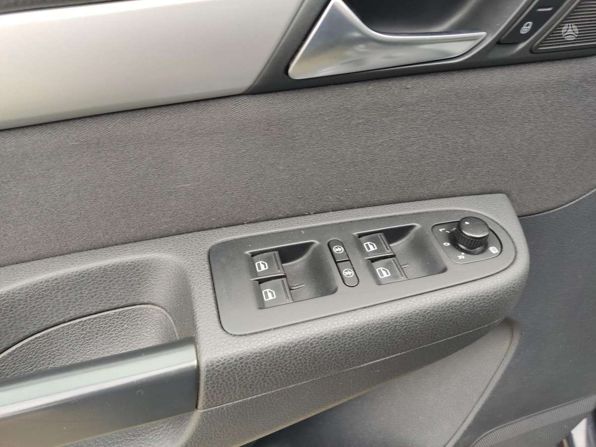 Volkswagen Sharan 2010 — photo 12