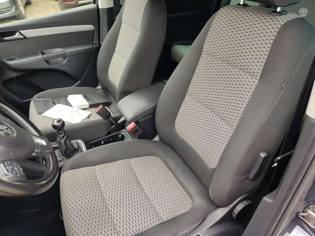 Volkswagen Sharan 2010 — photo 13