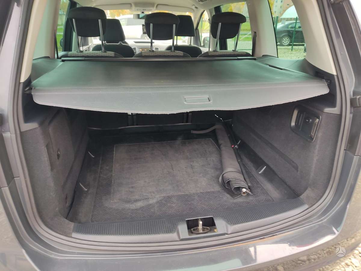 Volkswagen Sharan 2010 — photo 15