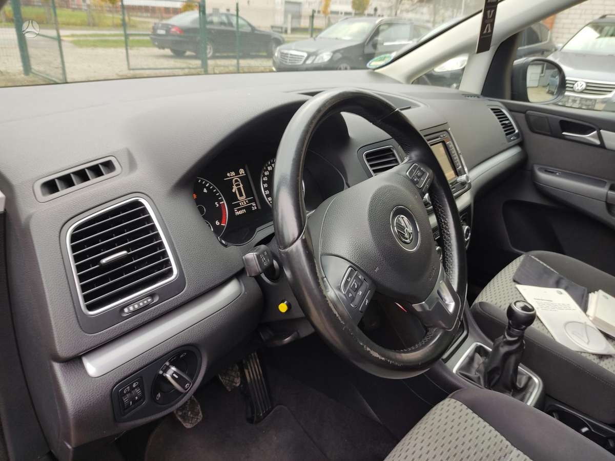 Volkswagen Sharan 2010 — photo 7