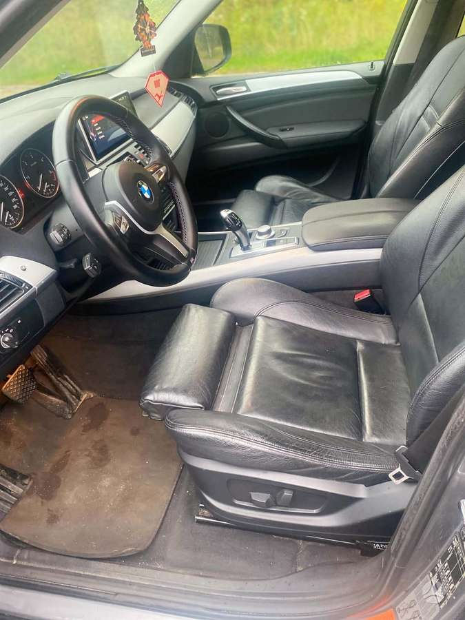 BMW X5 2008 — photo 12
