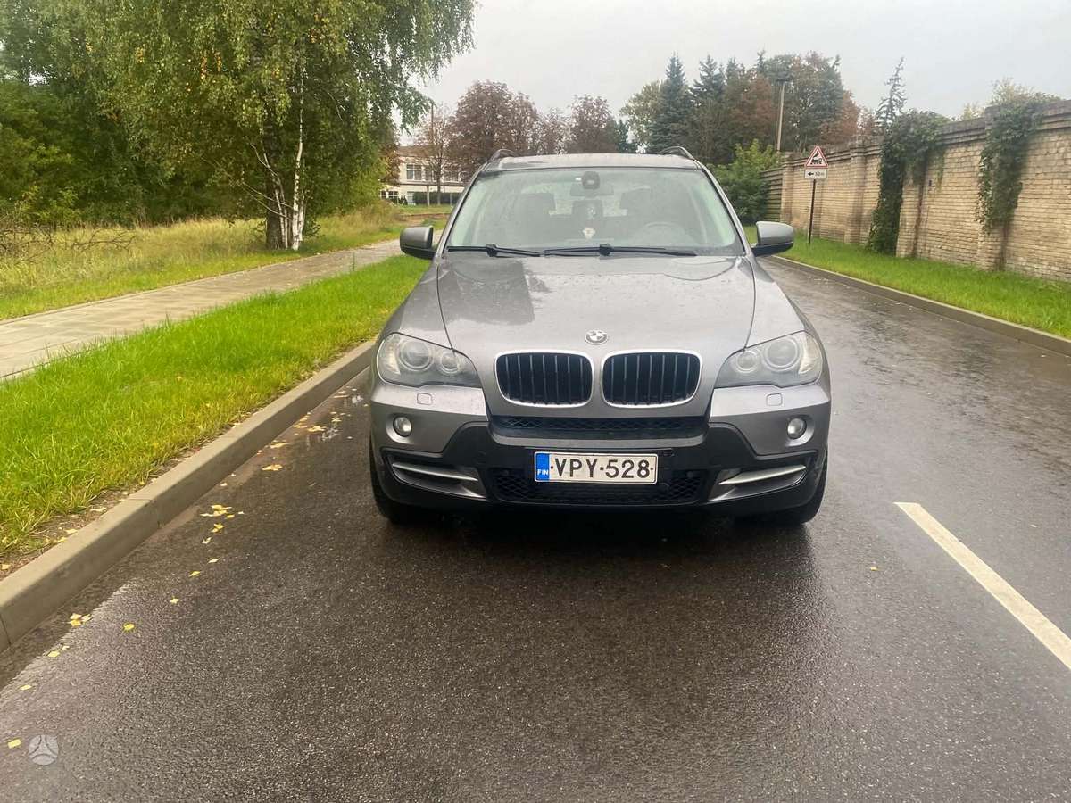BMW X5 2008 — rear view