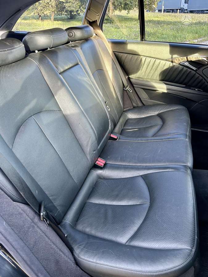 Mercedes-Benz E280 2004 — photo 10