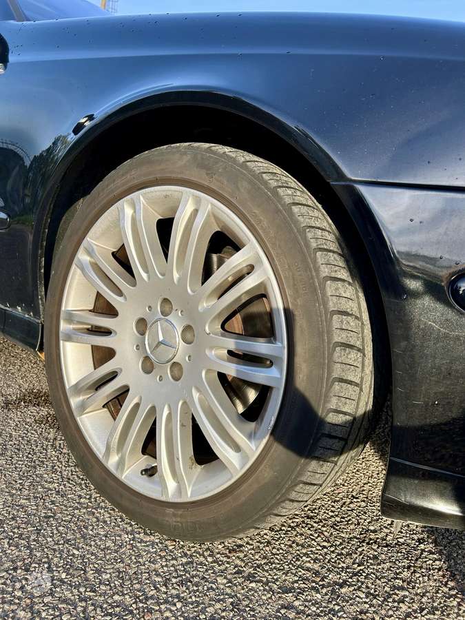 Mercedes-Benz E280 2004 — photo 11