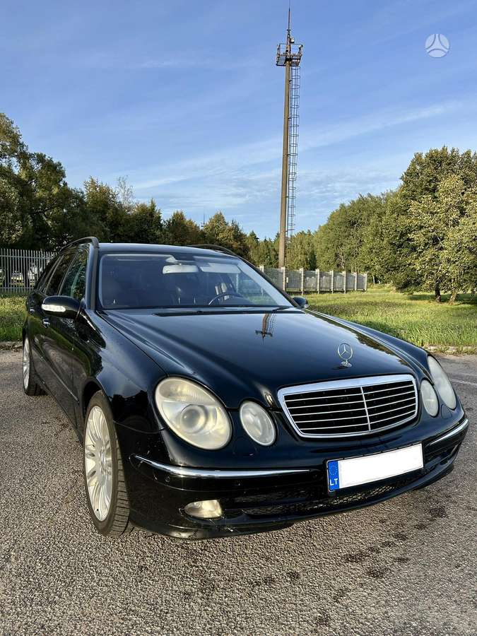 Mercedes-Benz E280 2004 — interior