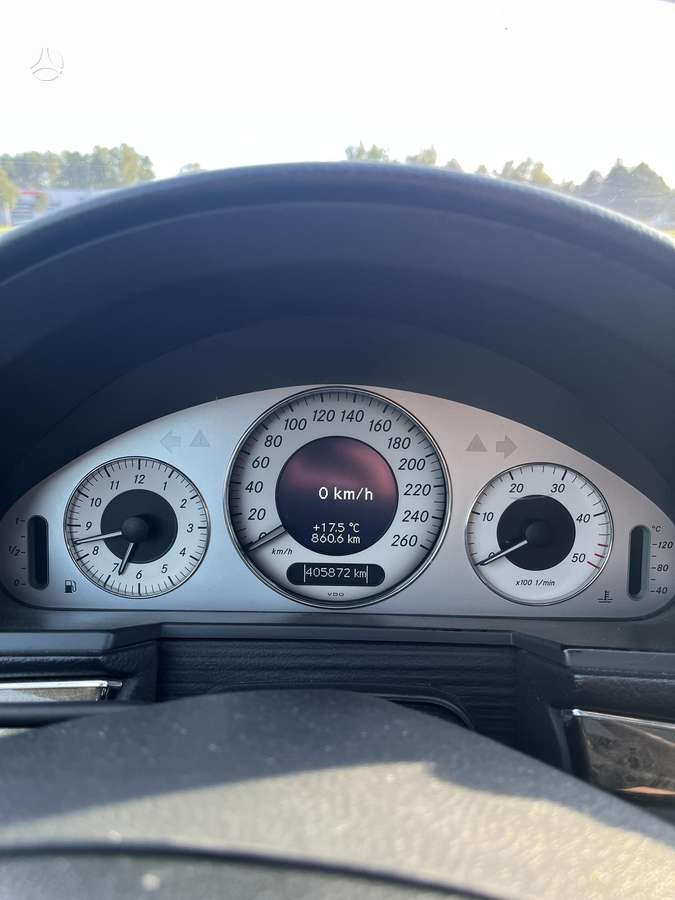 Mercedes-Benz E280 2004 — photo 7