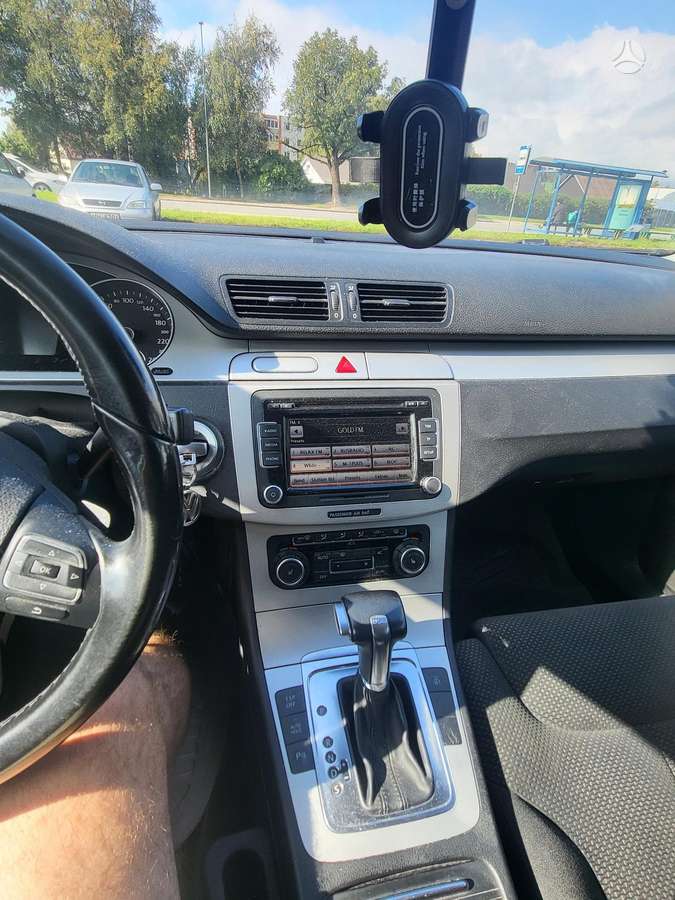 Volkswagen Passat 2010 — photo 5