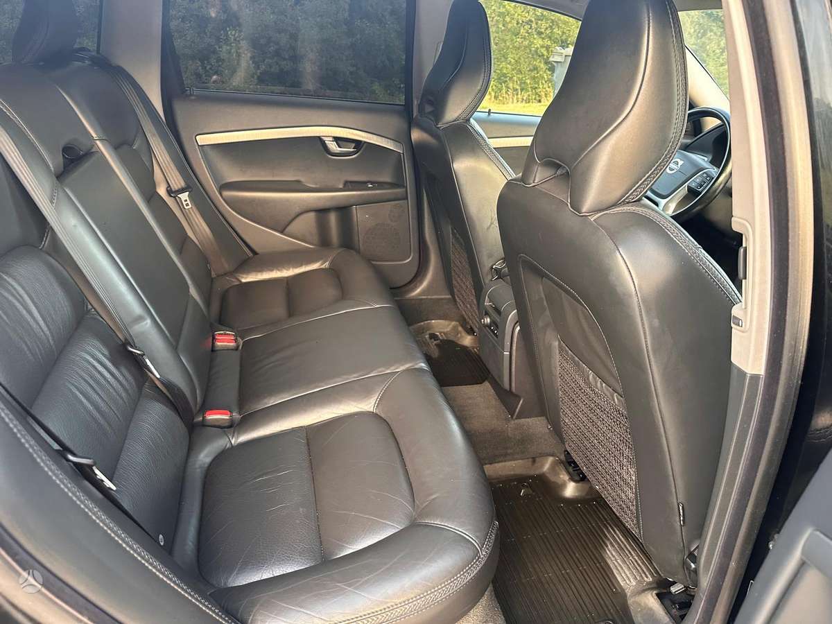Volvo XC70 2009 — photo 10